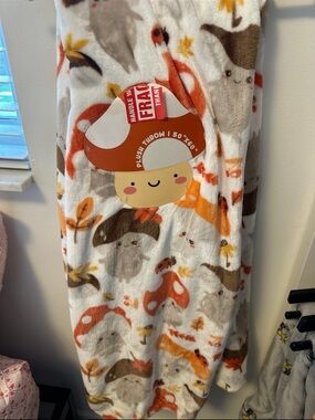 Mushroom Plush Throw - White, Orange & Brown